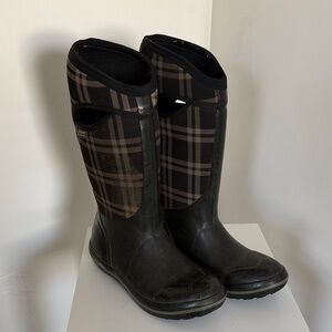 Bogs Classic Calf Black and Brown Plaid Women's Winter Boots